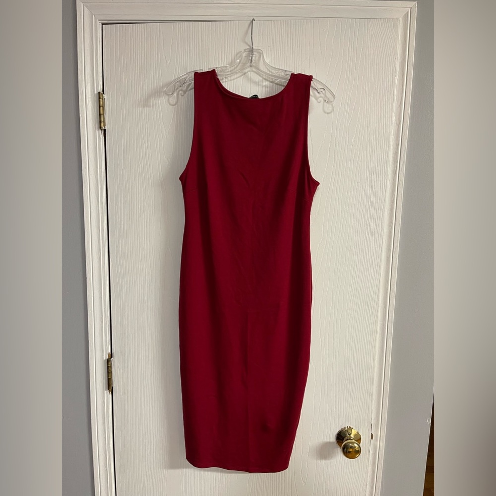 🌹 Roses R Red 🌹 EUC Sleeveless Bodycon Dress